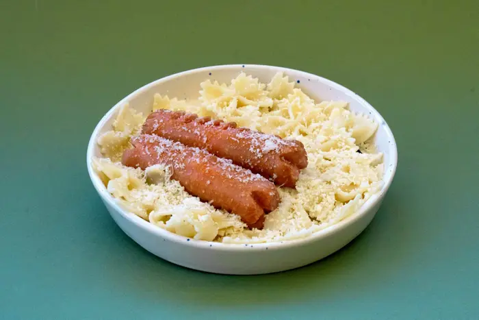 Макарончини с сосисками